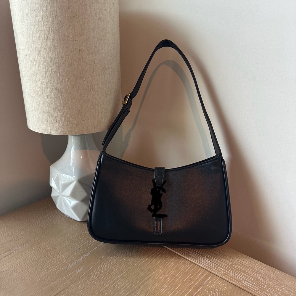 Sleek Black Quilted Shoulder Bag w/ Gold Hardware – Elegant Minimalist Look